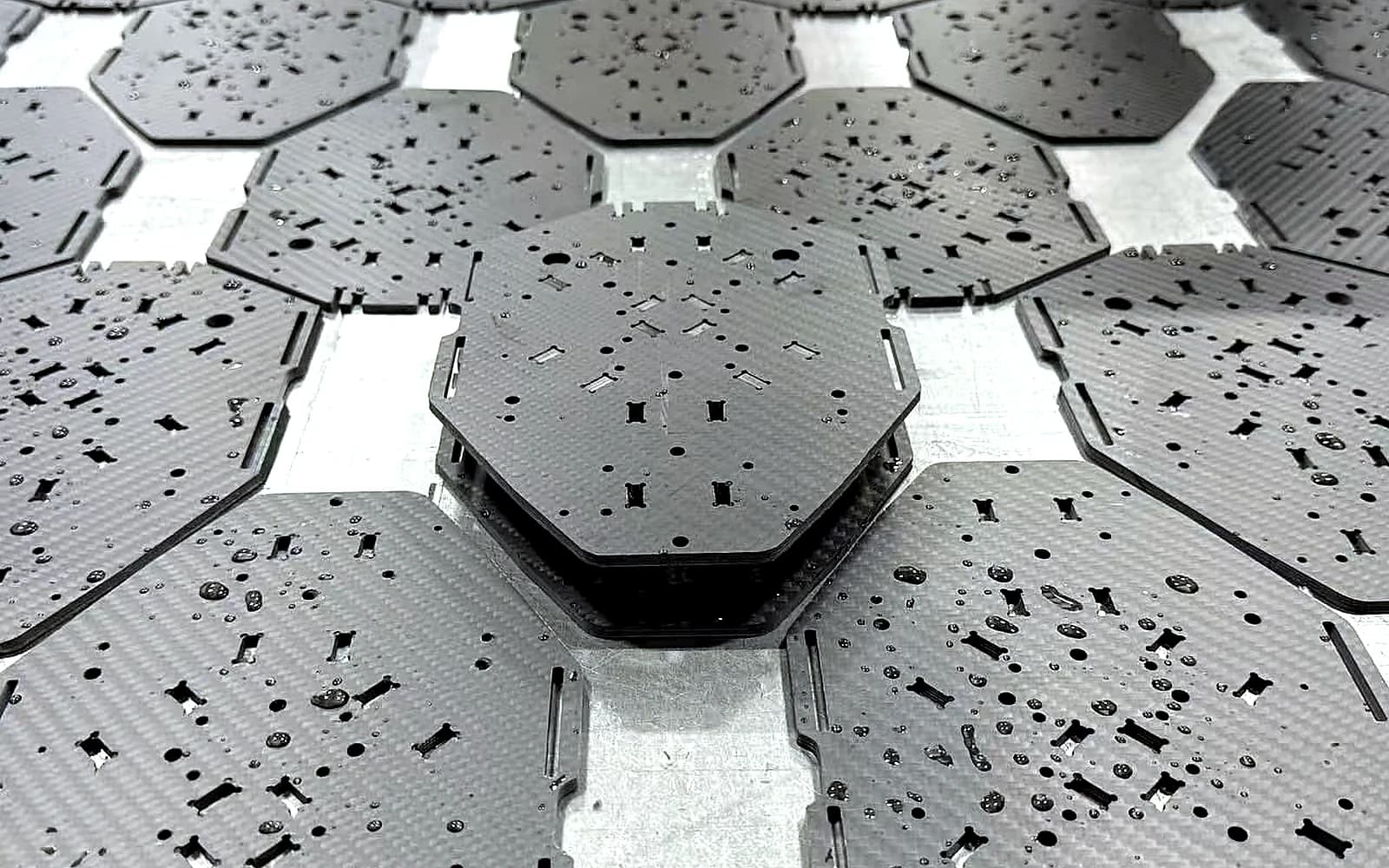 Materiales de fibra de carbono para UAV civiles y drones material selection image