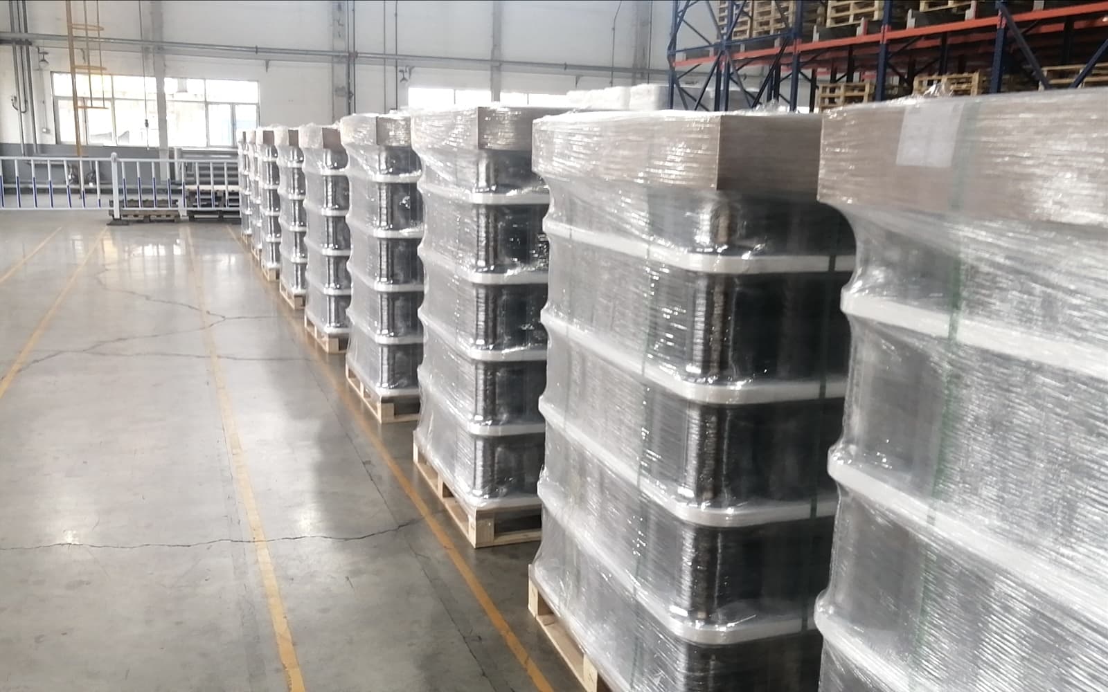 Roll inspection before packing for carbon fiber material quality control